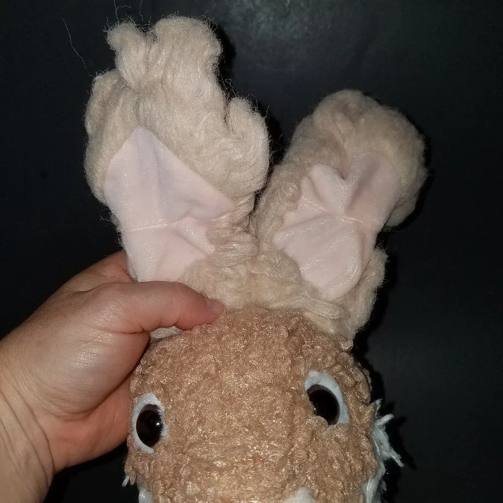 Dan Dee bunny rabbit